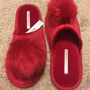 Victoria’s Secret NWT Fuzzy Red Slippers with Pom